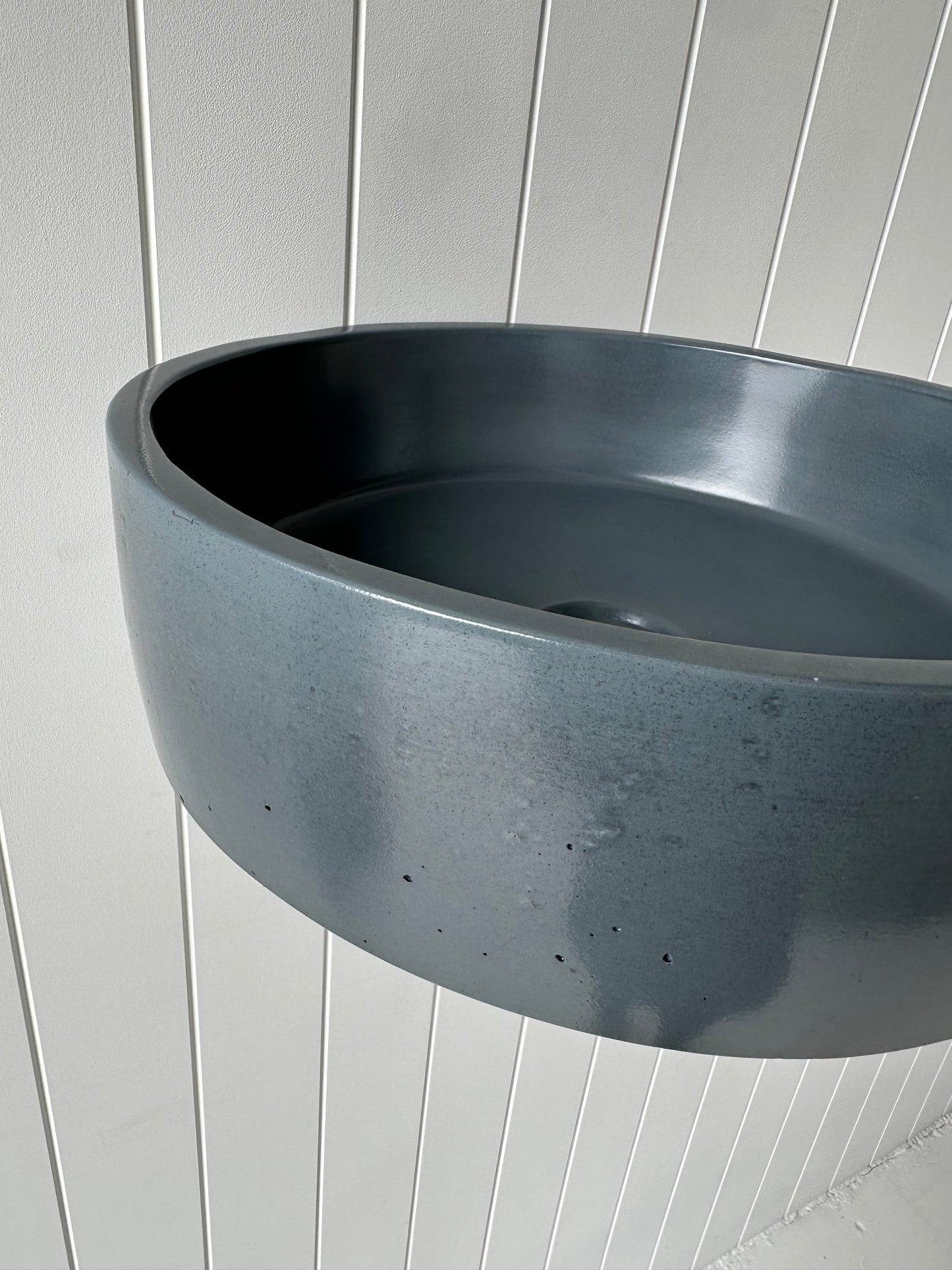 Mid Round Concrete Vessel Basin in Ocean