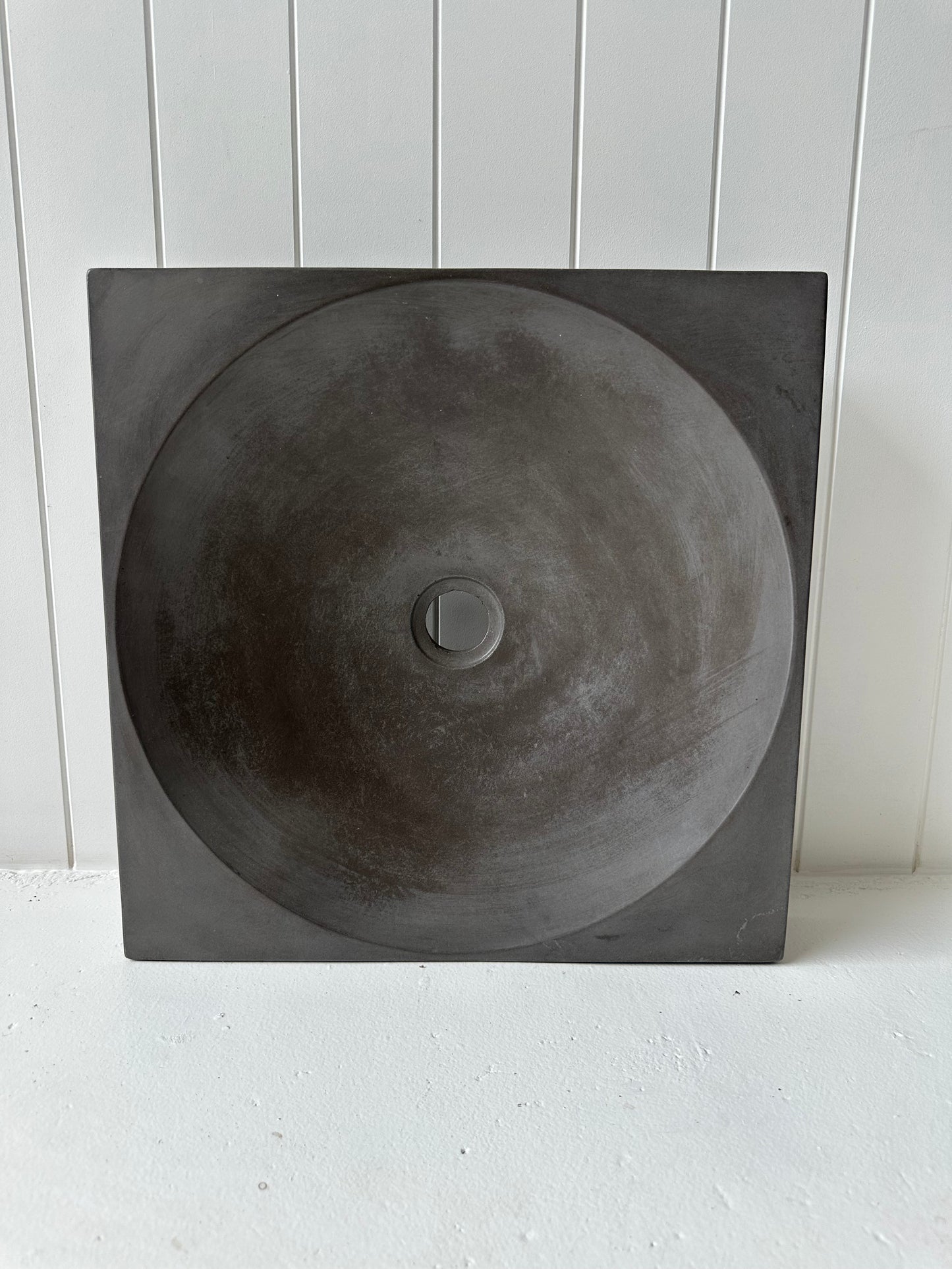 Pan Vessel Concrete Vessel Basin in Storm